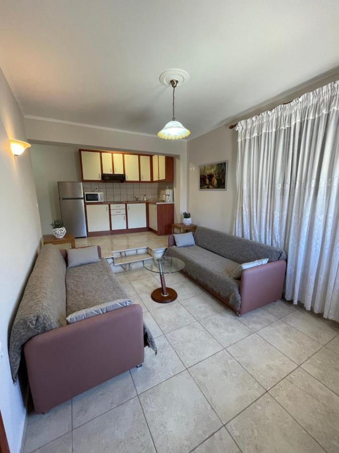 Lola Apartments لياباديس المظهر الخارجي الصورة