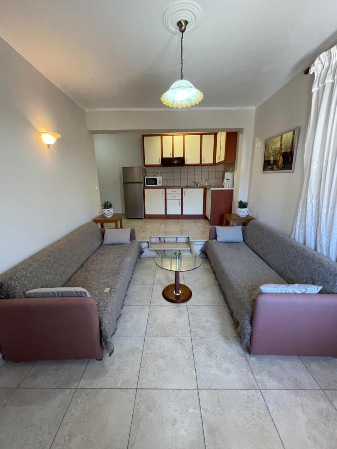 Lola Apartments لياباديس المظهر الخارجي الصورة