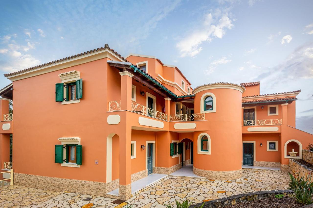 Lola Apartments لياباديس المظهر الخارجي الصورة