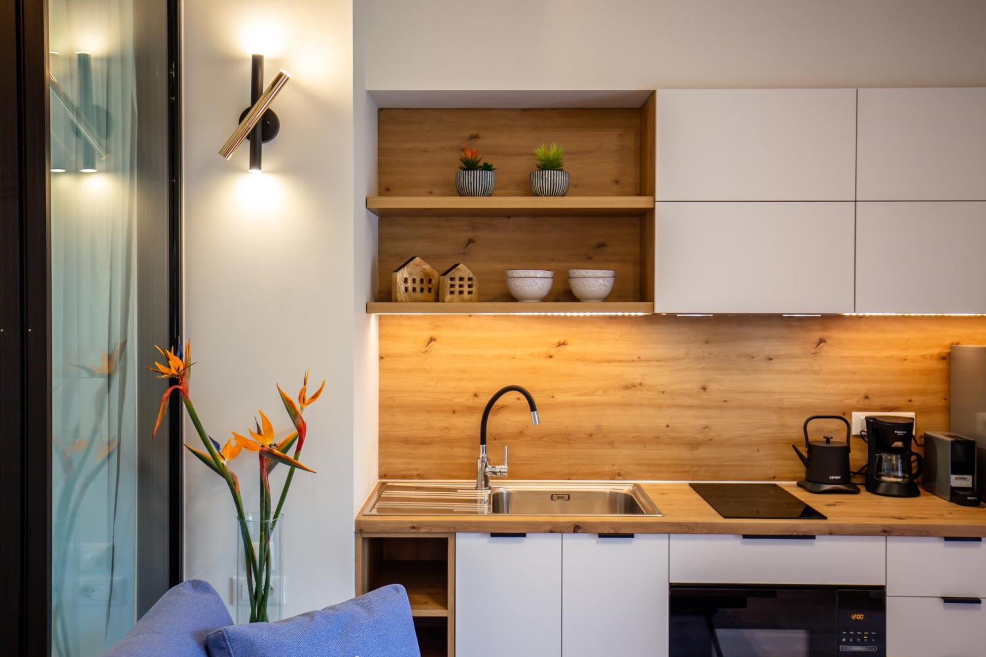 Lola Apartments لياباديس المظهر الخارجي الصورة