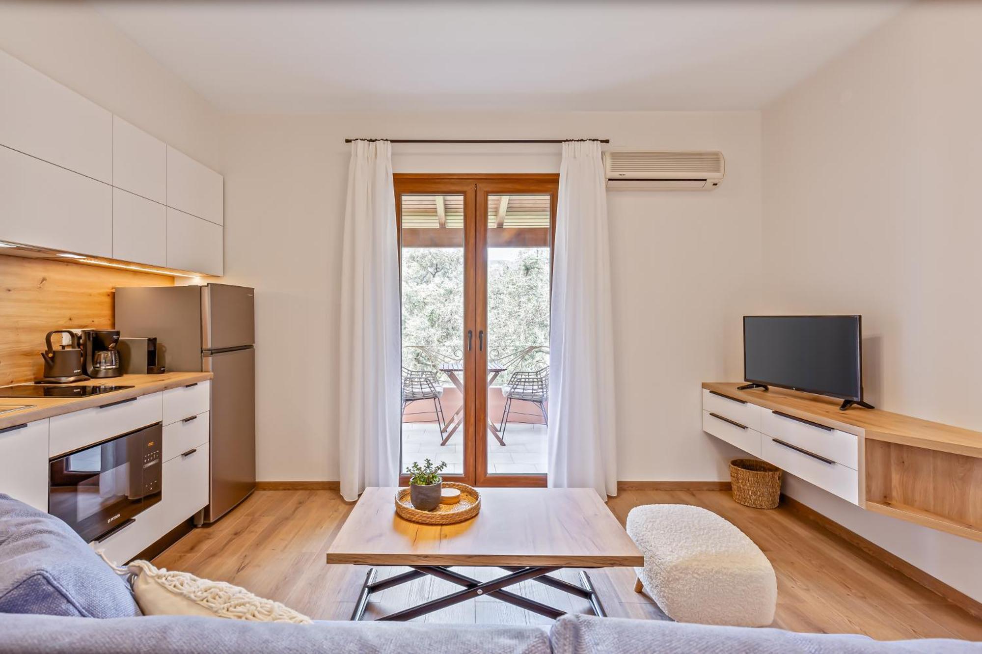 Lola Apartments لياباديس المظهر الخارجي الصورة