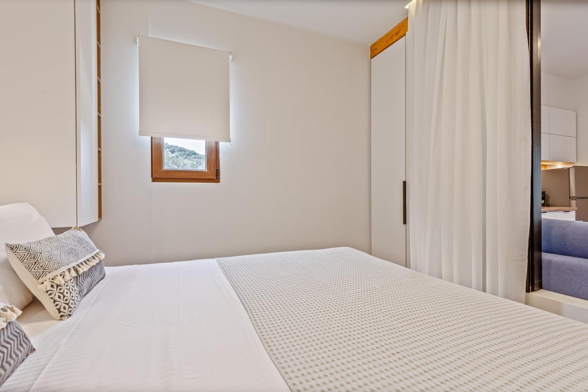 Lola Apartments لياباديس المظهر الخارجي الصورة